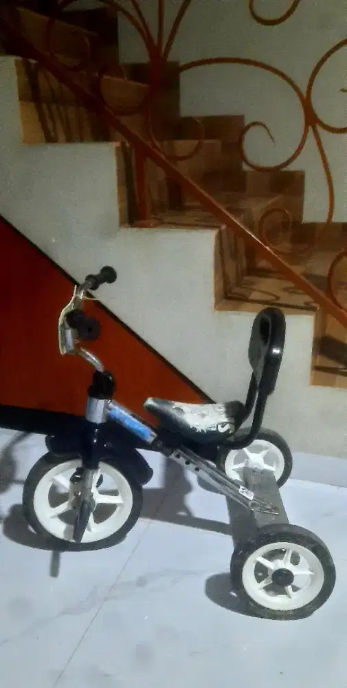 Sepeda shinchan roda 3