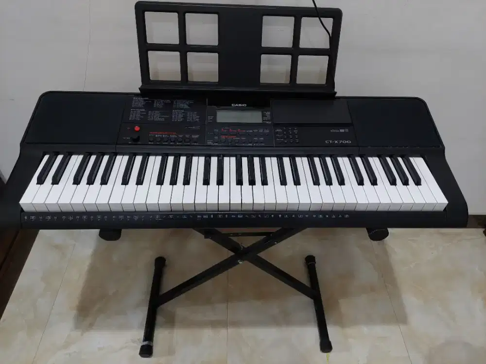 CASIO CT-X700 Second + stand