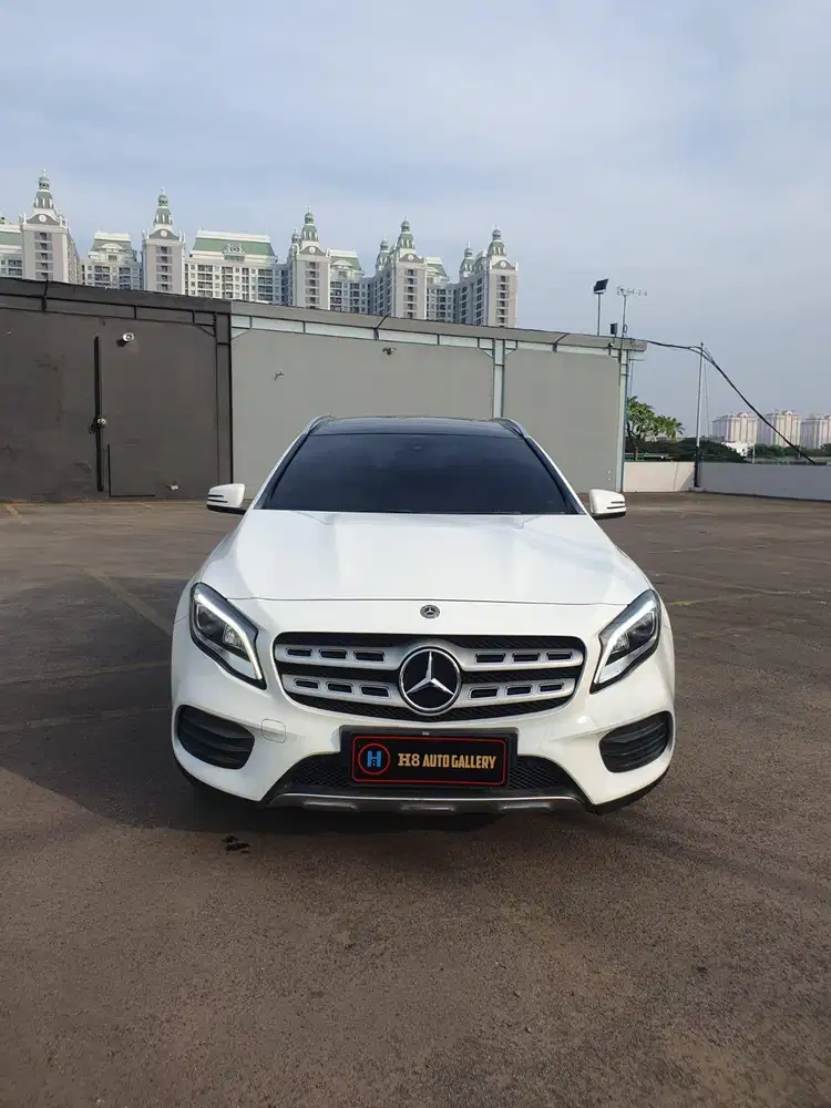 MERCEDES BENZ GLA200 AMG 2018