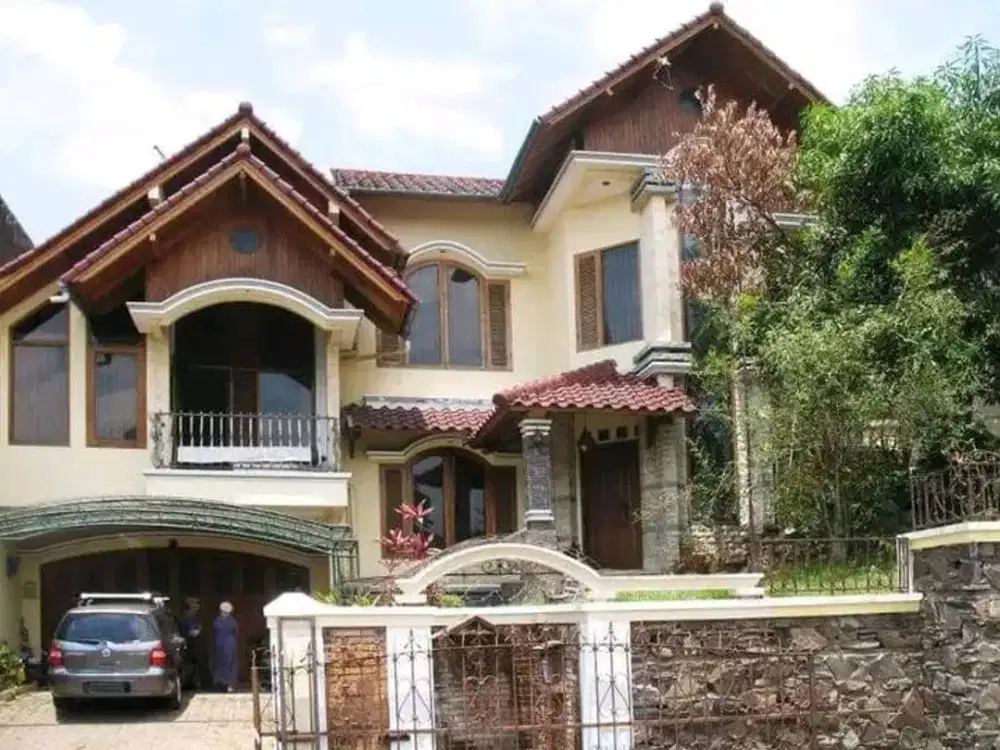 Premium Lokasi! Rumah Bagus Furnished di Tubagus Ismail (Sayap Dago), Dekat Salman Al-Farisi