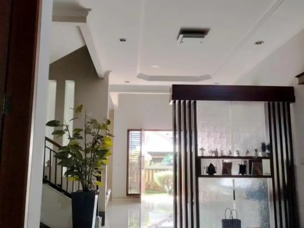 Dijual Rumah 2 Lantai Nyaman di Taman Aries Meruya, Jakarta Barat