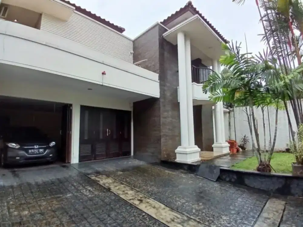 Dijual/Disewa Rumah Ada Kolam Renang di Kemang, Jakarta Selatan