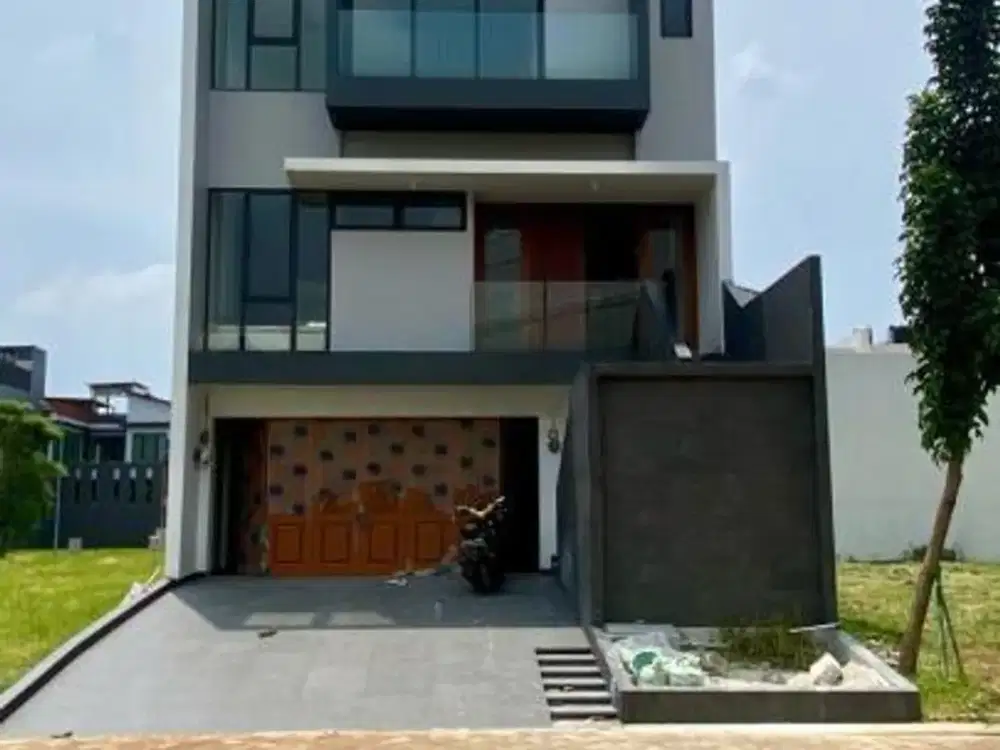 Dijual Rumah 4 Lantai Ada Lift di Agung Sedayu Spring Wood Kelapa Gading, Jakarta Utara