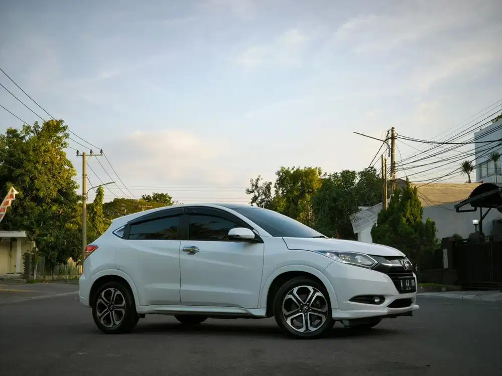 Honda HRV 1.8 Prestige 2016 Istimewa Bs TT-Kredit.!!