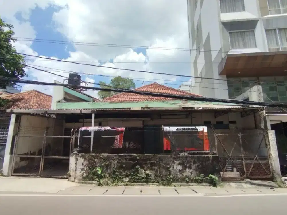 Dijual Rumah Tua Hitung Tanah di Kebon Kacang Tanah Abang, Jakarta Pusat