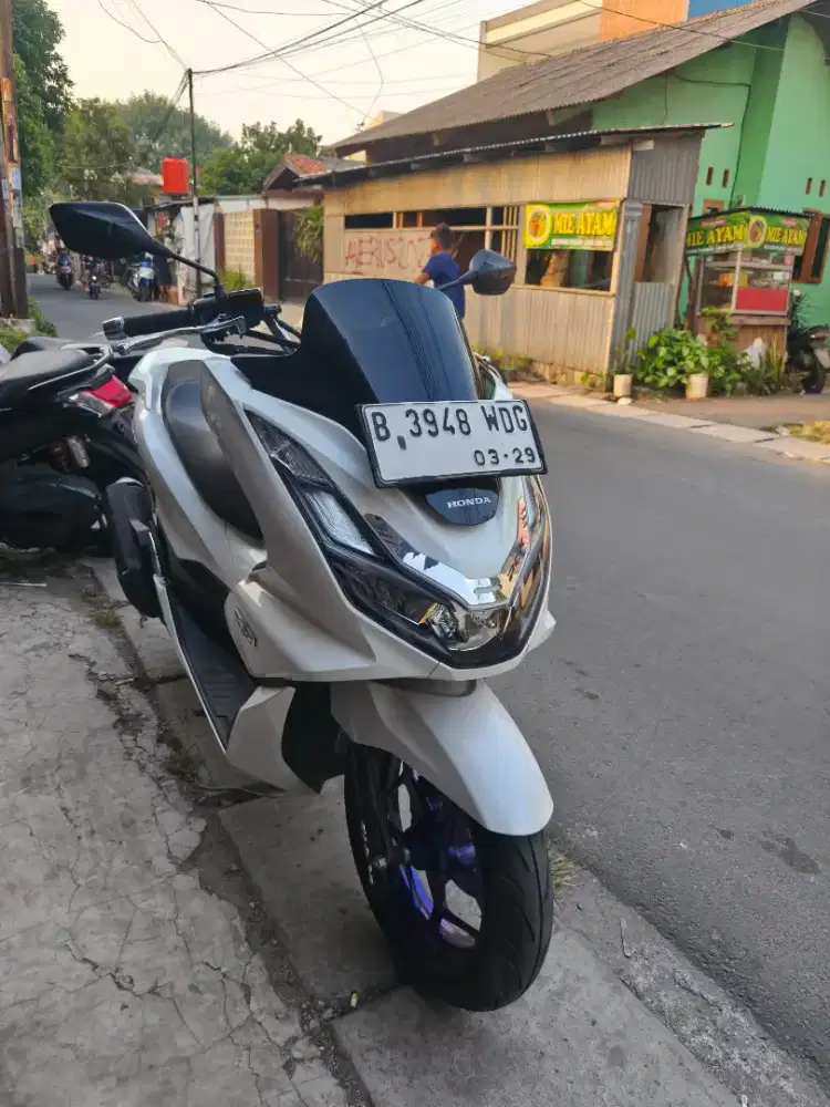 JUAL HONDA PCX CBS 160 2023 PEMAKAIAN 2024 KM SANGAT LOW 5 RB