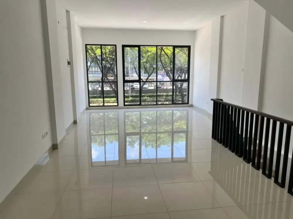 Disewa Ruko 3 Lantai Rapi Ramai di BSD, Tangerang Selatan