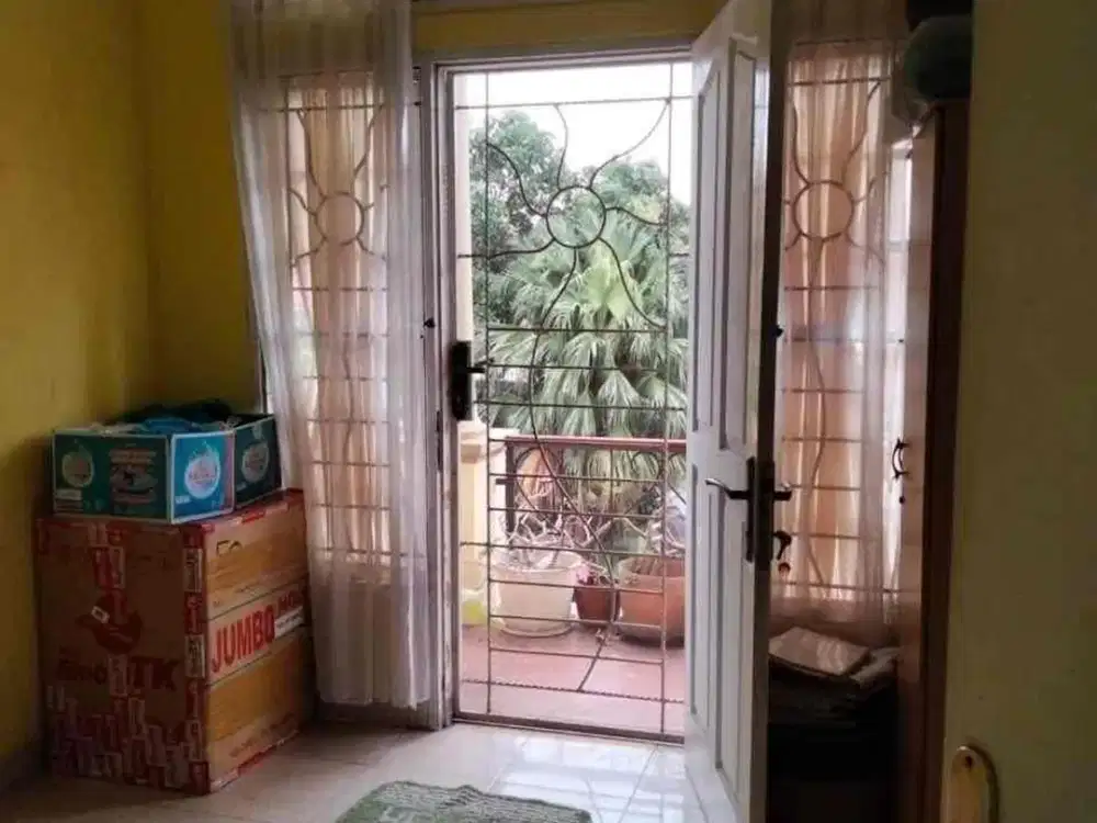 DIJUAL RUMAH LOKASI STRATEGIS BEBAS BANJIR DI GRAHA RAYA BINTARO
