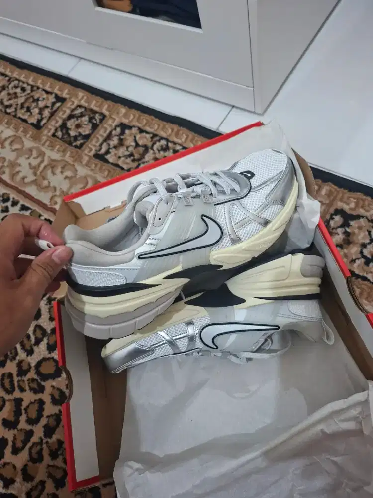 Jual baru sepatu NIKE V2K UKURAN 42