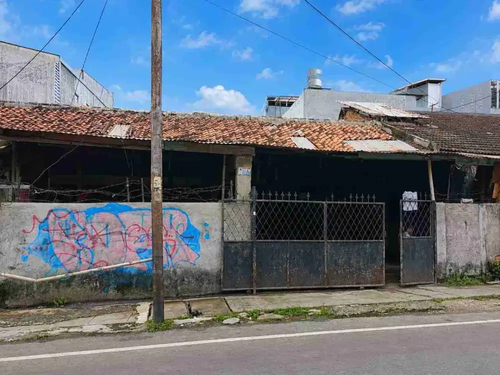 Gudang Tua Hitung Tanah Strategis di Johar Baru