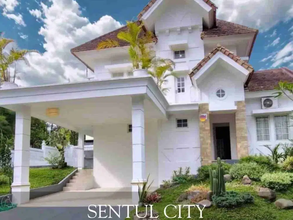 DIJUAL RUMAH CANTIK RASA VILLA POSISI HOOK DI SENTUL CITY, BOGOR (MP)