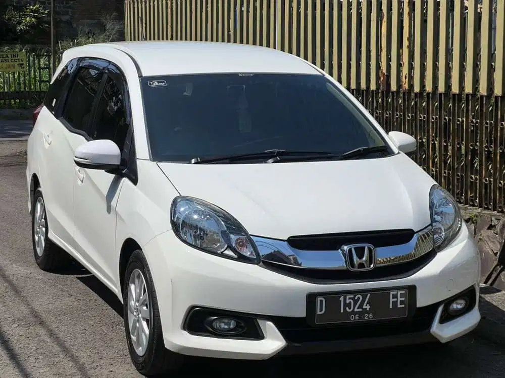 Mobilio E AT 2016 KM 91rb Antik AC digital putih