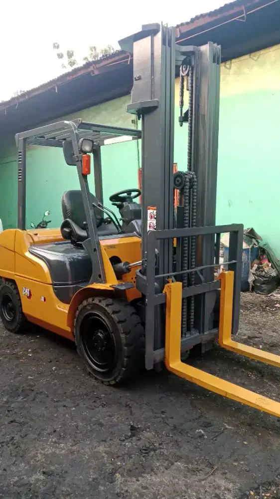 Forklift Caterpillar 3 Ton,Manual,Threelift 6 Meter,S4S,Tahun 2021