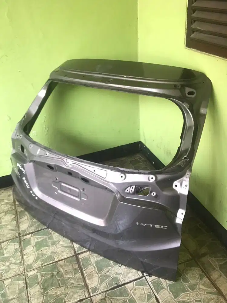 Dijual Pintu Bagasi + Bemper Belakang Honda HRV 2015 - 2020