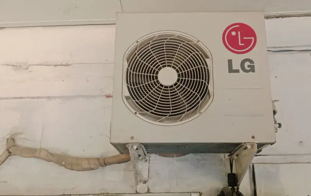 Di jual AC murah meriah LG hercules 1/2pk r22 masih dingin dannnorma