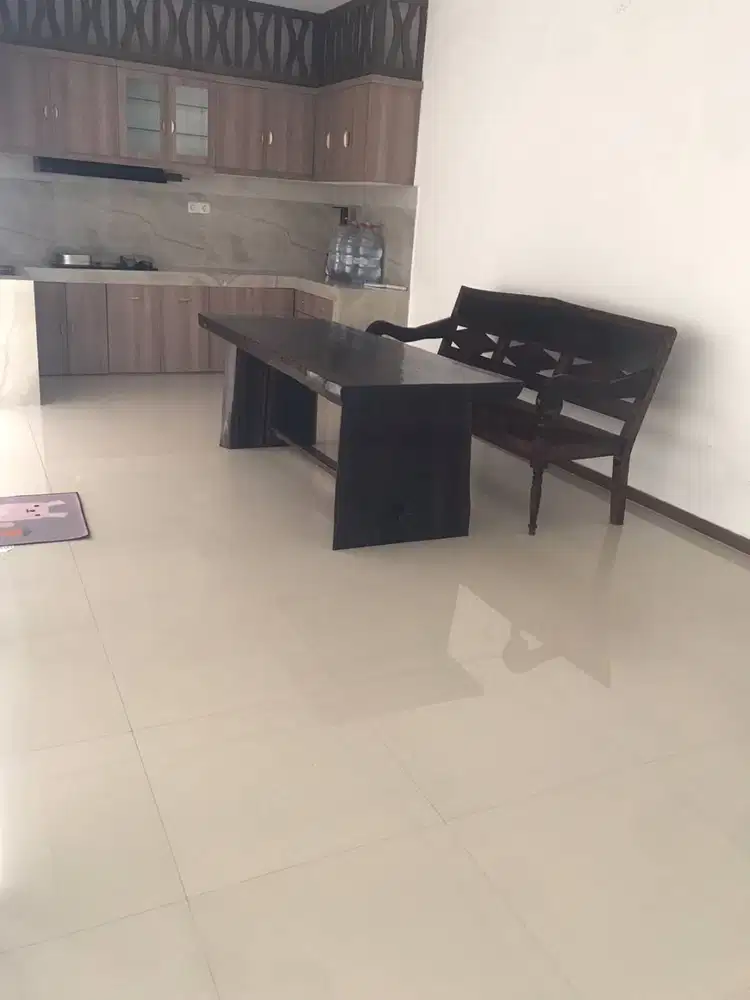 Dijual Rumah Semi Furnished di Bali Garden City Bandung