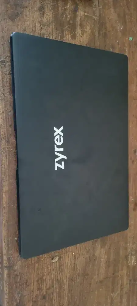 Laptop zyrex 14in buat sekolah ato admin slim baterai awet