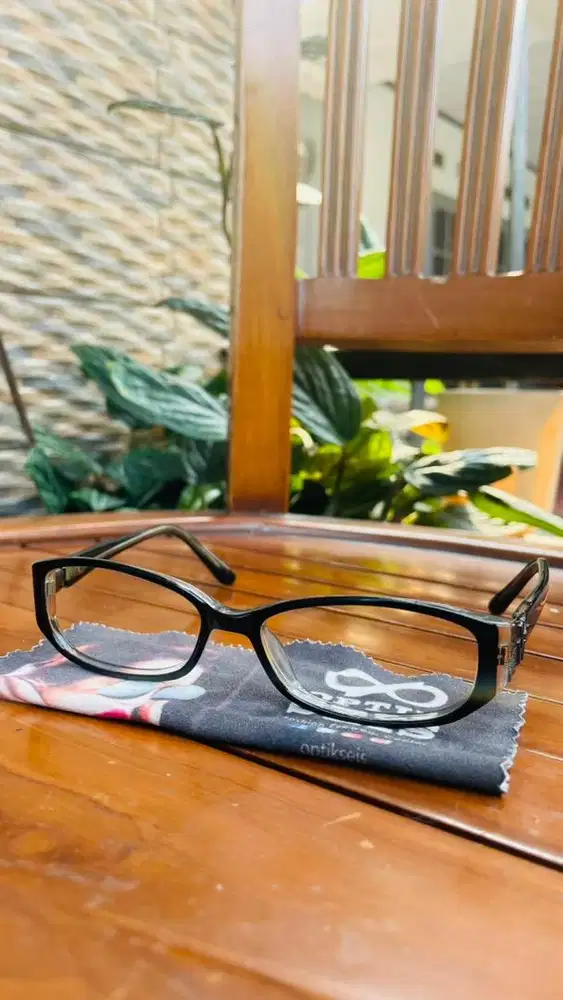 Frame Vela Wang