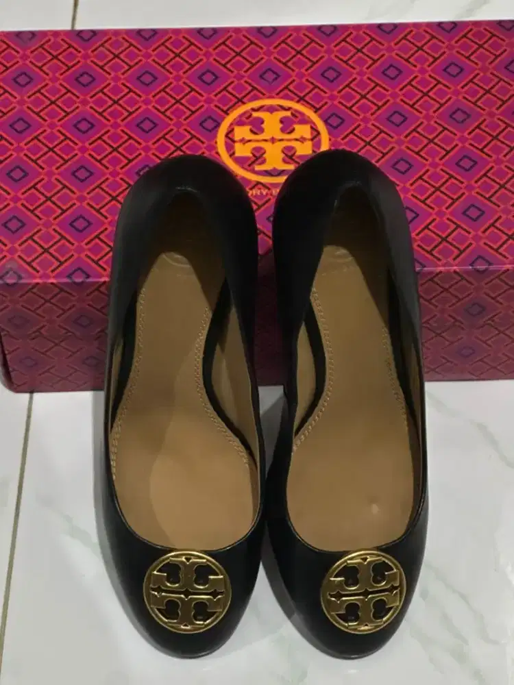 Dijual sepatu *Torry Burch Chelsea 65 mm Wedge*,