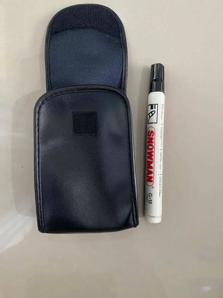 POUCH/ TEMPAT HP / SARUNG HP - HITAM - PRELOVED