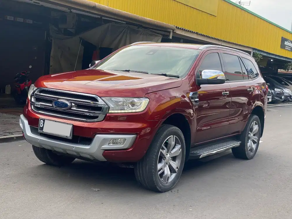 FORD EVEREST TITANIUM 2.2L AT 2015 MERAH