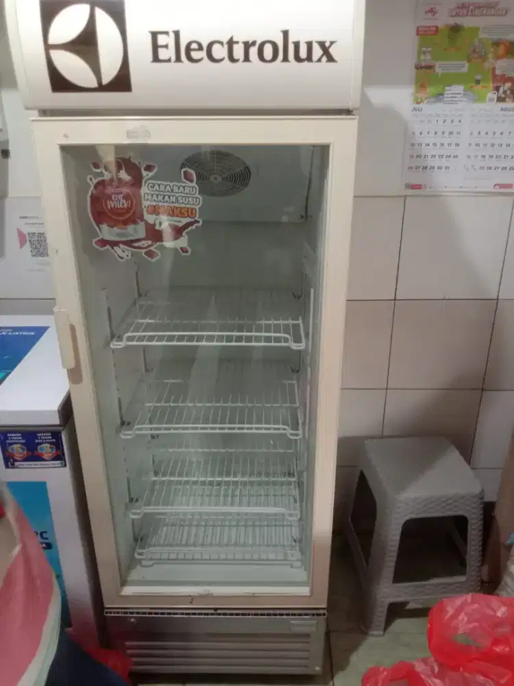 Kulkas merk elektrolux