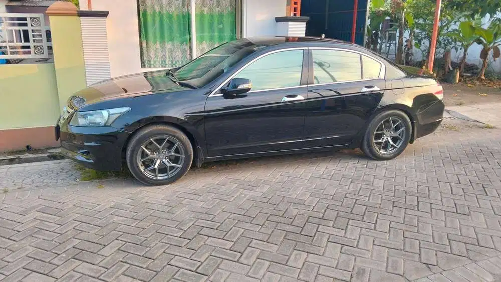 Honda Accord 2011 Bensin