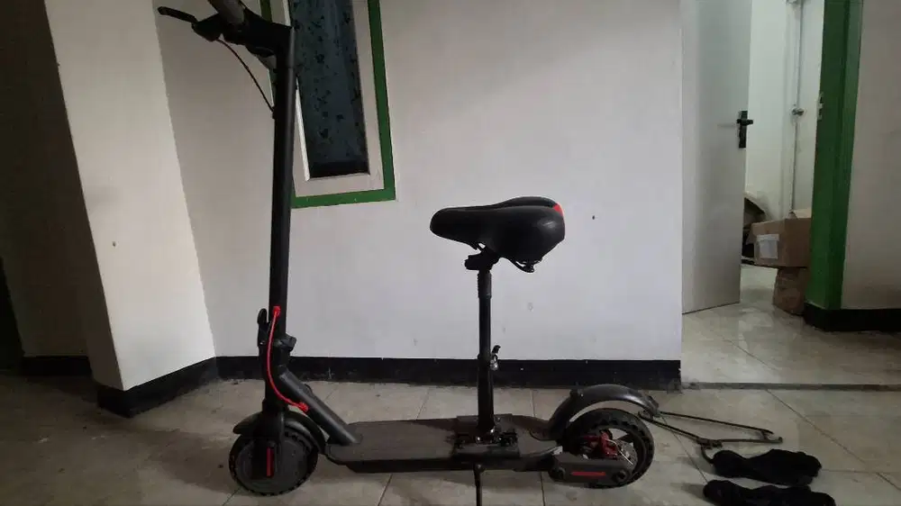 Skuter listrik Ebuy 6.6A + Jok, roda 8.5 inch