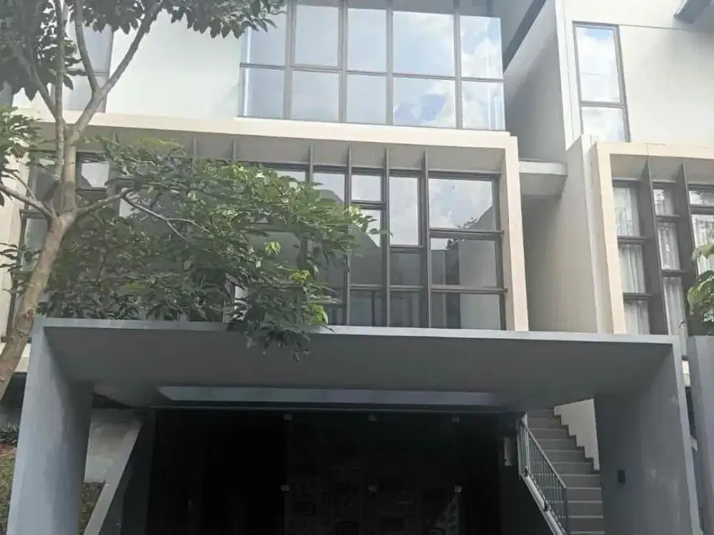 Rumah di Serenia Hills Lebak Bulus. Bagus dan Siap Huni. PPJB