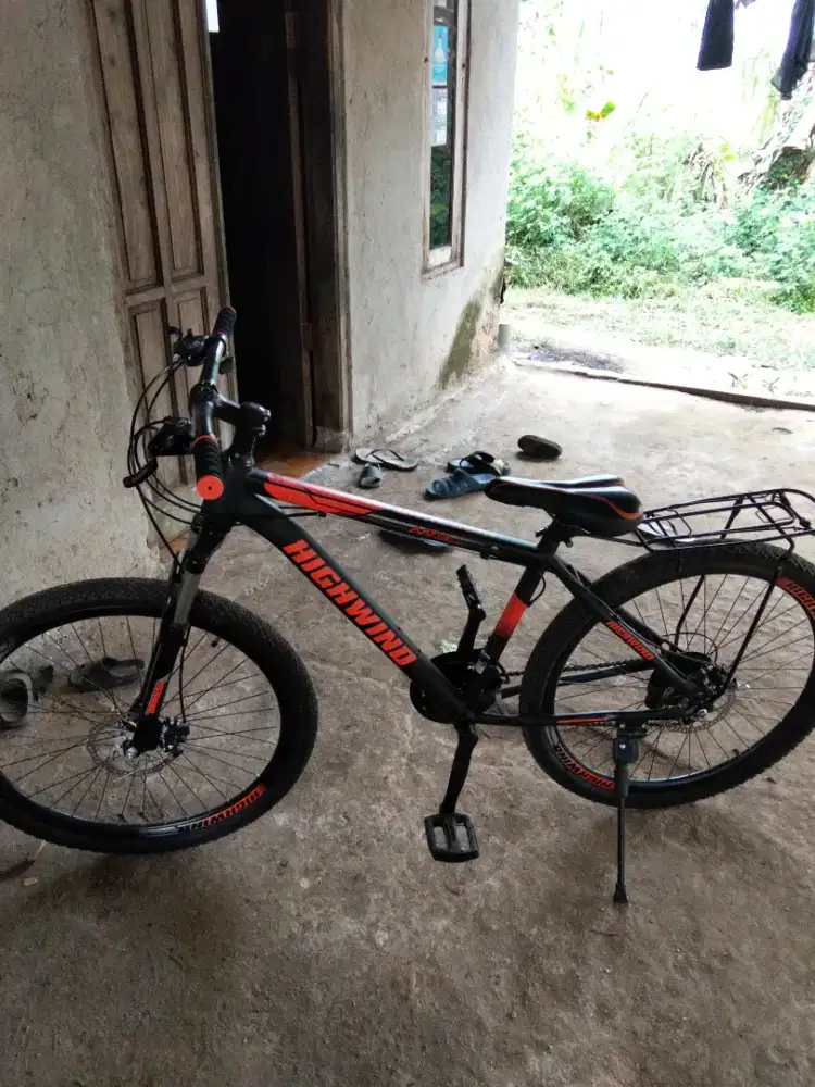 Sepeda  highwind