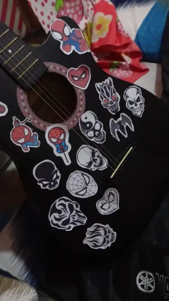 gitar akustik merk yamaha