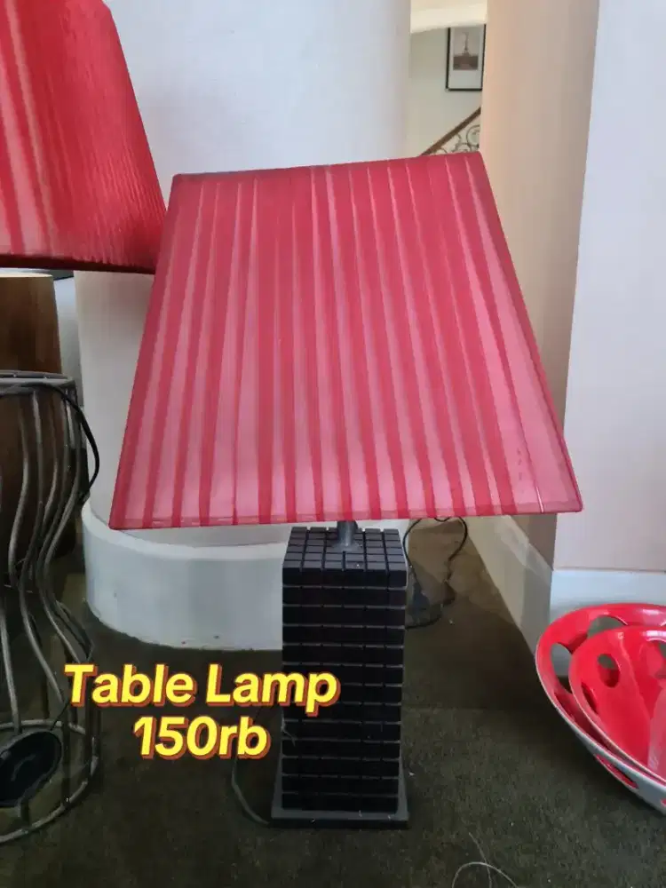Tabel lamp / lampu meja