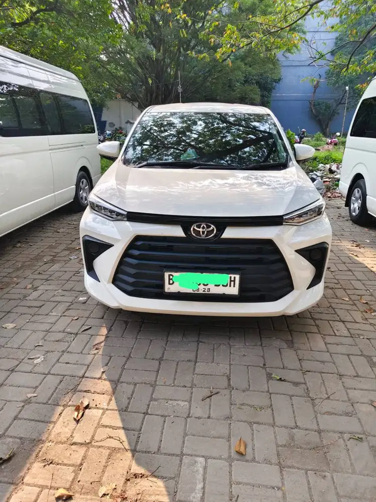 Avanza tahun 2023 putih