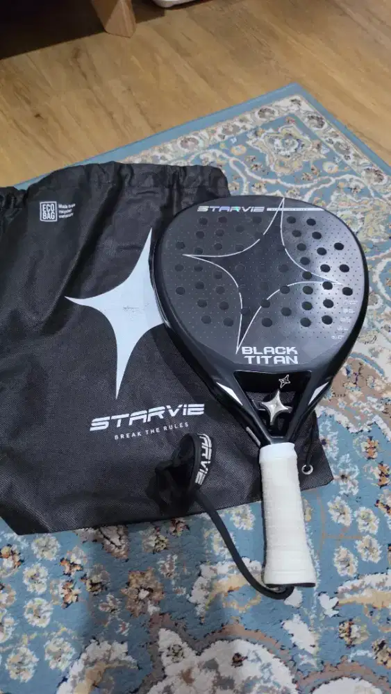 Raket Padel Starvie Black Titan 2026