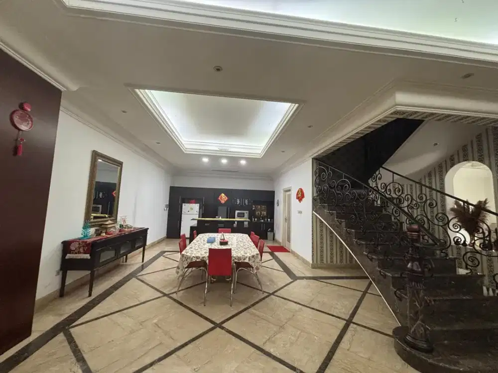 DIJUAL Rumah Mewah Bukit Gading Mediterania Kelapa Gading, Full Furnished, Siap Huni!