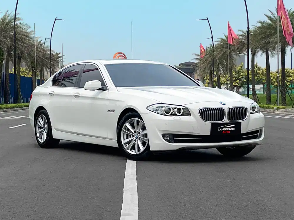BMW F10 520i LUXURY 2.0 TURBO 2013 SUNROOF LOW ODO PUTIH