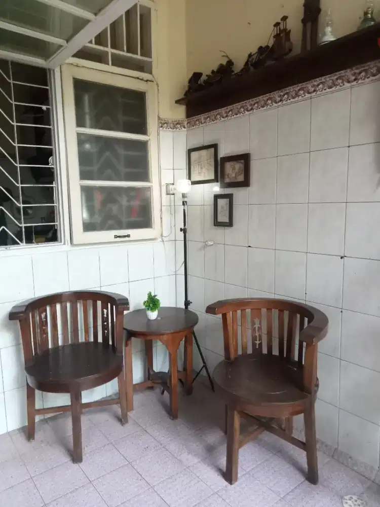 Kursi teras kayu