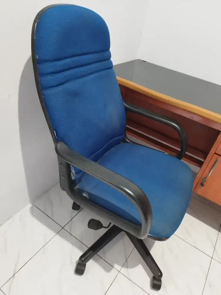 MEJA KANTOR BONUS KURSI KANTOR