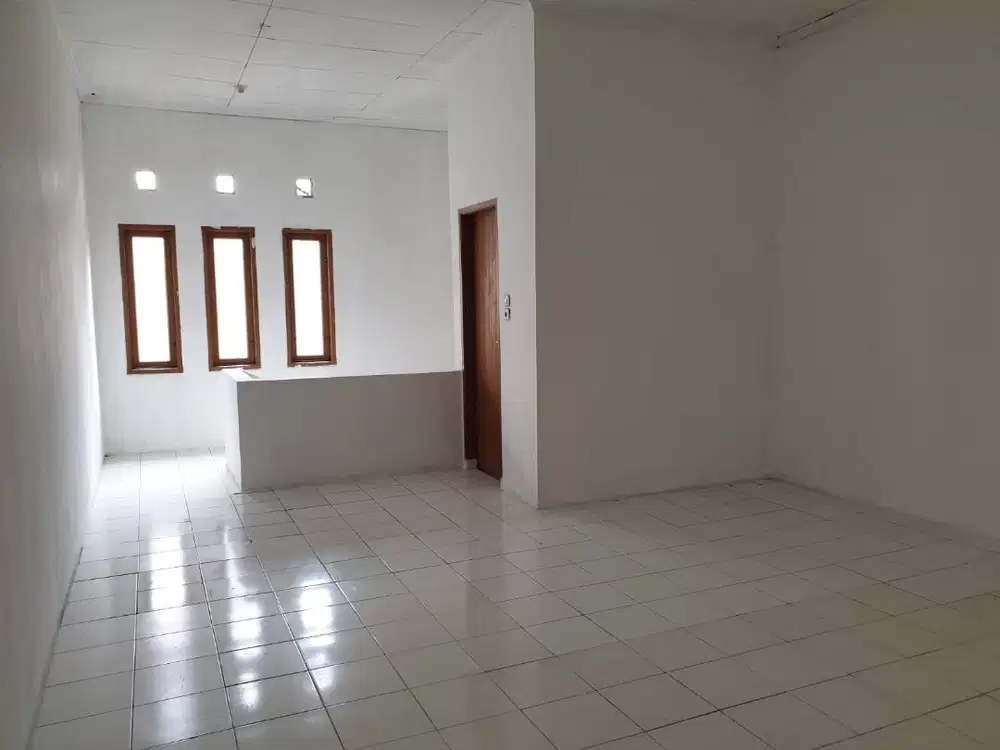 Disewakan Ruko 2 Lantai Siap Pakai di Taman Kopo Indah