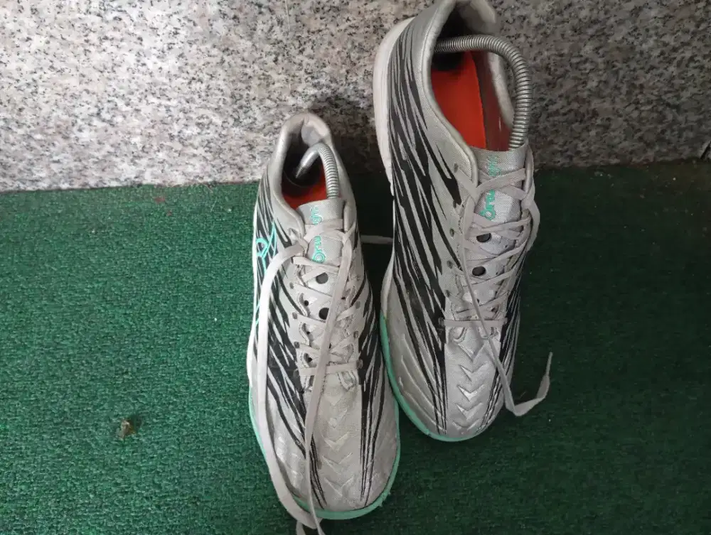 Sepatu futsal Ortus