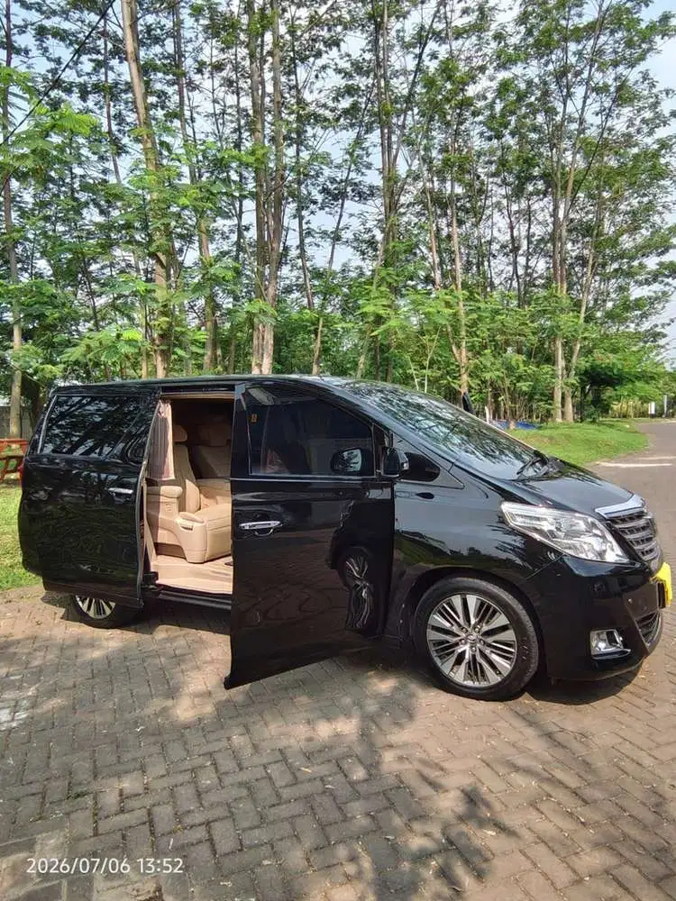 Toyota Alphard ISTIMEWA NO MINUS