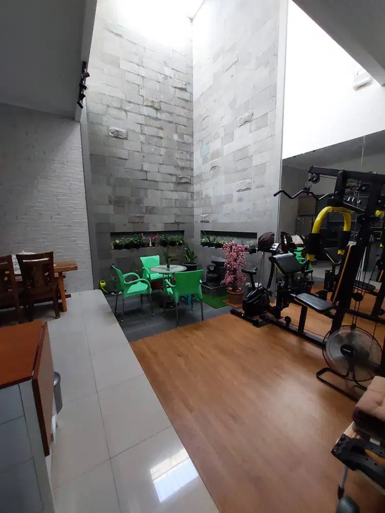 Dijual Rumah 2 Lantai Siap Huni di Komplek Taman Kopo Indah 5