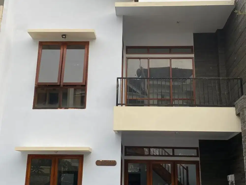 DISEWAKAN DIKONTRAKAN RUMAH SETRA DUTA PASTEUR DEKAT MARANATHA