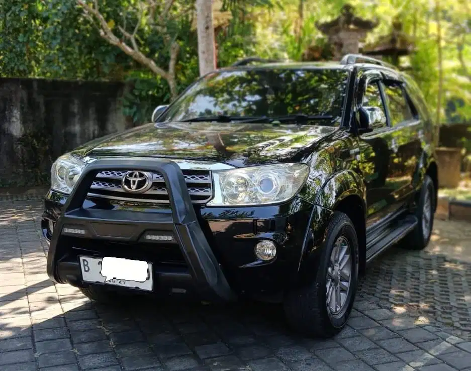 Toyota Fortuner AT 2.7 G Lux 2010
