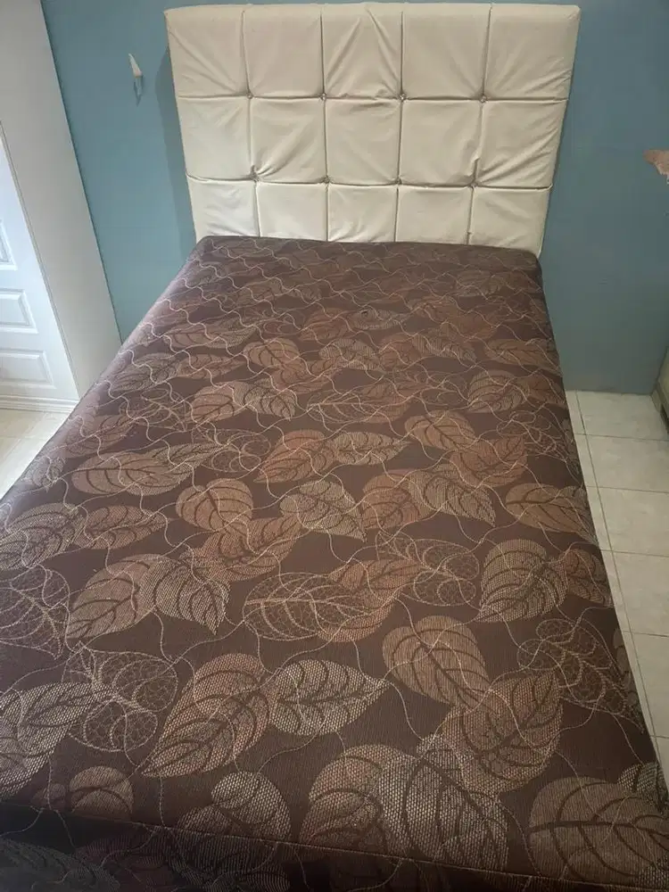 Tempat tidur anak (like new)