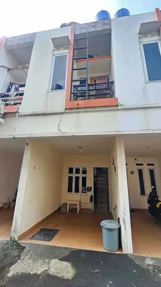 DISEWAKAN TOWNHOUSE | SIAP HUNI | LOKASI STRATEGIS JAKARTA PUSAT