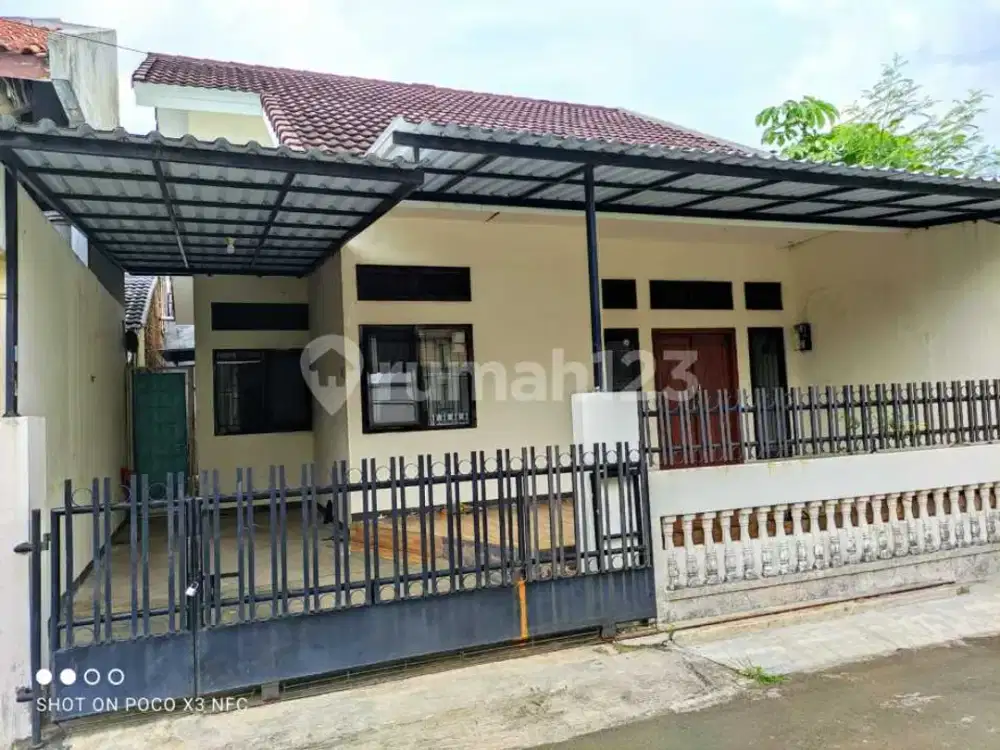 Rumah Terawat di jl.Apel Sawah Baru Ciputat