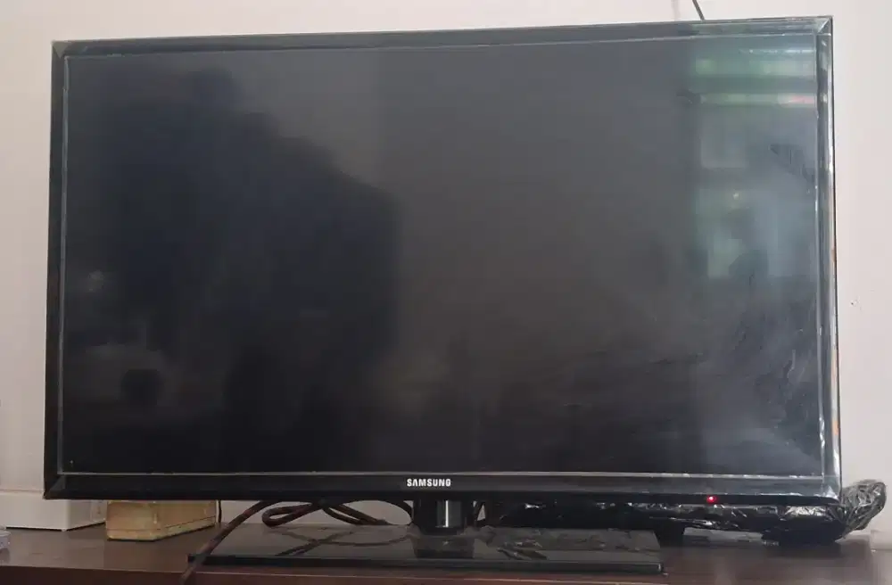 TV LED Samsung 32 Inch Model UA32FH4003R Kondisi Normal Mulus