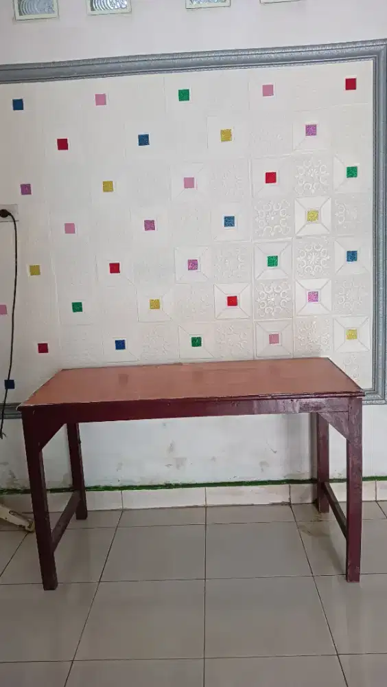 Meja Tulis Kerja Serbaguna