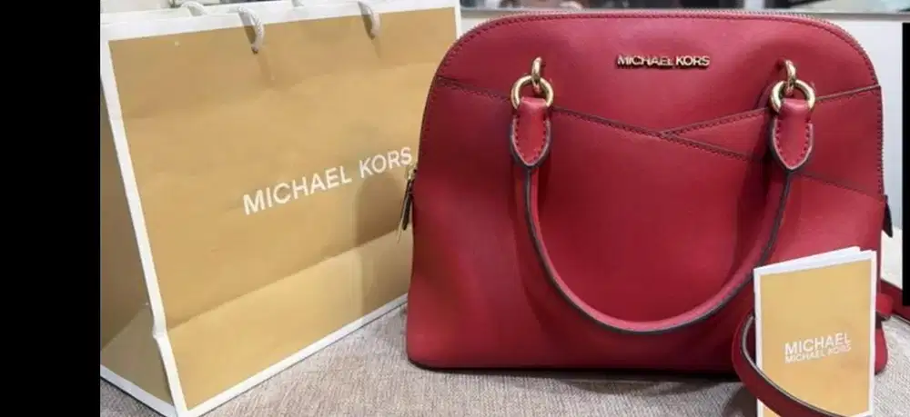 Prelove Michael kors merah